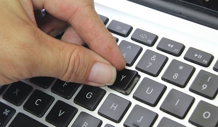 Penyebab Keyboard Laptop Mudah Rusak, Simak Ini !